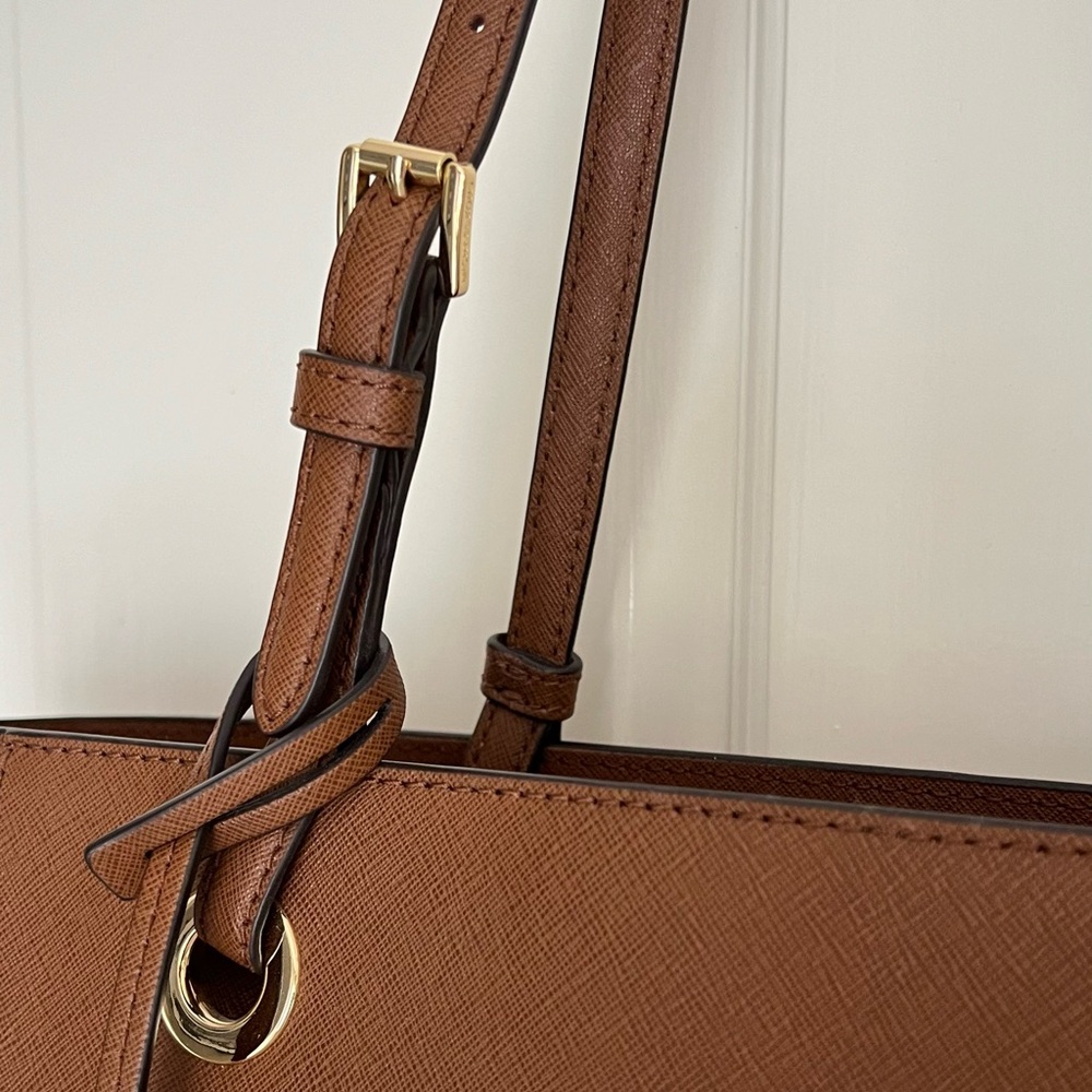 Michael Kors Medium Tote Bag - Picture 5 of 8